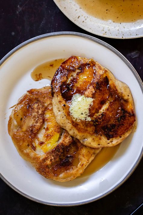 Peach Upside-Down Pancakes (vegan, nut-free, soy-free) Cinnamon Roll Pancakes Recipe, Peach Pancakes, Pecan Pancakes, Caramelized Peaches, Vegan Peach, Vegan Pancake Recipes, Banana Oat Pancakes, Almond Flour Pancakes, Pancakes Vegan