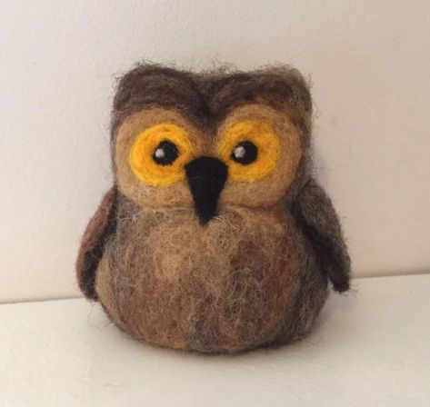 Kit: Needle Felted Bird of the Month September - Etsy Felted Animals Tutorial, Needle Felted Animals Tutorial, Wool Felting Animals, Felted Owl, Owl Tutorial, Needle Felted Owl, Eastern Bluebird, Needle Felted Christmas, Felt Owl