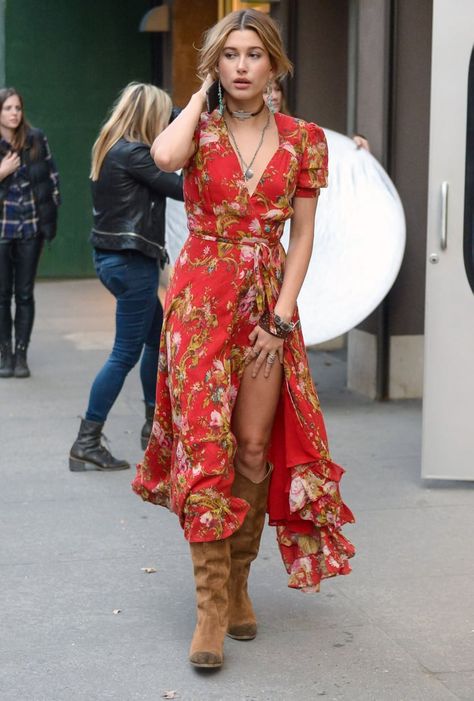 Look Boho Chic, Estilo Hippie, Maxi Robes, Denim And Supply, Hailey Baldwin, Mode Inspo, Boho Stil, Bohemian Dress, Bella Hadid