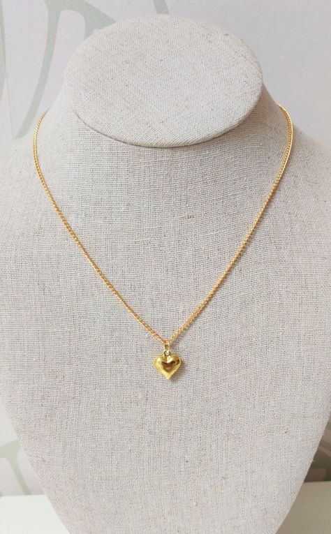 Chain Lockets Gold Simple, Puffed Heart Necklace, Simple Gold Chain, Gold Jewelry Prom, White Jewellery, Jewelry Necklace Simple, Unique Gold Jewelry Designs, Locket Design, Gold Jewels Design