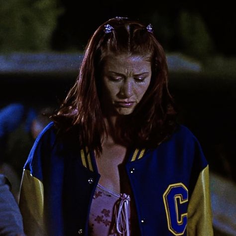 Buffy Scary Movie Outfits, Buffy Gilmore Scary Movie Outfits, Buffy Scary Movie, Scary Movie Outfits, Buffy Gilmore, Red Hair Halloween Costumes, Trish Una, Shannon Elizabeth, Movie Outfits