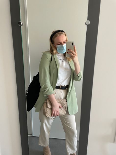 Green Pastel Blazer Outfit, Pastel Green Blazer Outfit, Pastel Blazer Outfit, Blazer Formal Outfit, Green Blazer Outfit, Pastel Blazer, Lawyer Outfit, Work Fits, Green Pastel