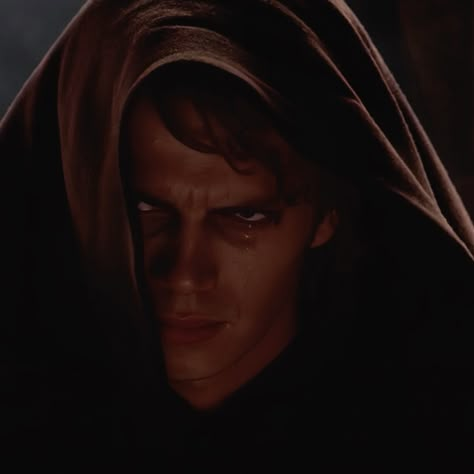 #ROTS #anakinskywalker #starwars #haydenchristensen Anikan Skywalker Icon, Anakin Skywalker Rots, Anakin Skywalker Pfps, Starwars Pfps, Anakin Fallen Angel, Dark Anakin, Anakin Pfp, Anakin Skywalker Pfp, Anakin Aesthetic