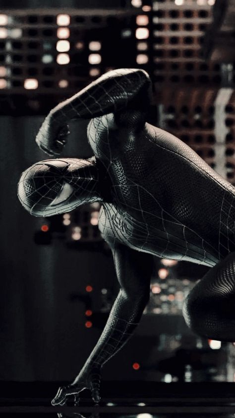 Bully Maguire Wallpaper, Spiderman 3 Black Suit, Black Suit Wallpaper, Emo Peter, Suit Wallpaper, Spiderman Trilogy, Bully Maguire, Spiderman Noir, Spiderman 2002