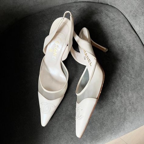 Wedding Shoes Chanel, Gucci Wedding Shoes, Chanel Wedding Shoes, Vintage Chanel Heels, Gucci Wedding, Wedding Fits, Chanel Heels, Heels White, Mesh Heels