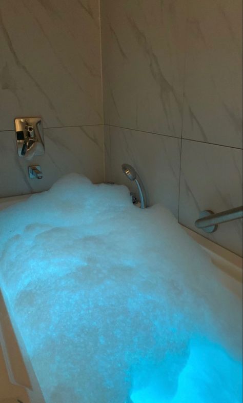 Aesthetic Baths Night, Blue Bath Aesthetic, Shower Vibes Aesthetic, Bath Snapchat, Bubble Bath Aesthetic, Shower Snapchat, Selfcare Aesthetic, Aesthetic Bath, Bath Aesthetic