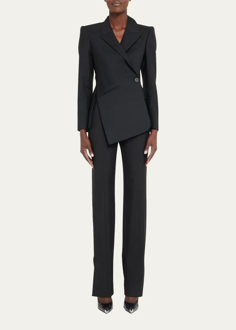 Tailored Suit Women, Jacket Outfit Women, Alexander Mcqueen Dresses, Alexander Mcqueen Clothing, Corporate Fashion, Daily Outfit Inspiration, 90s Fashion Outfits, Woman Suit Fashion, Blazer Designs