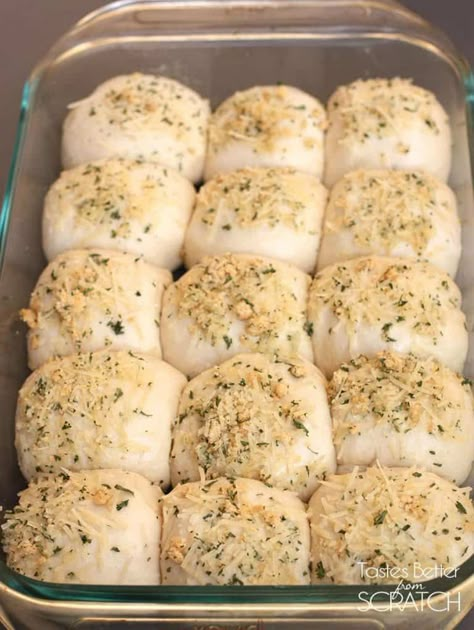 Quick Garlic Bread From Scratch, Garlic Bread From Scratch, Parmesan Rolls, Savory Holiday Recipes, Fluffy Rolls, Make Garlic Bread, Garlic Rolls, Parmesan Bread, Onion Bread