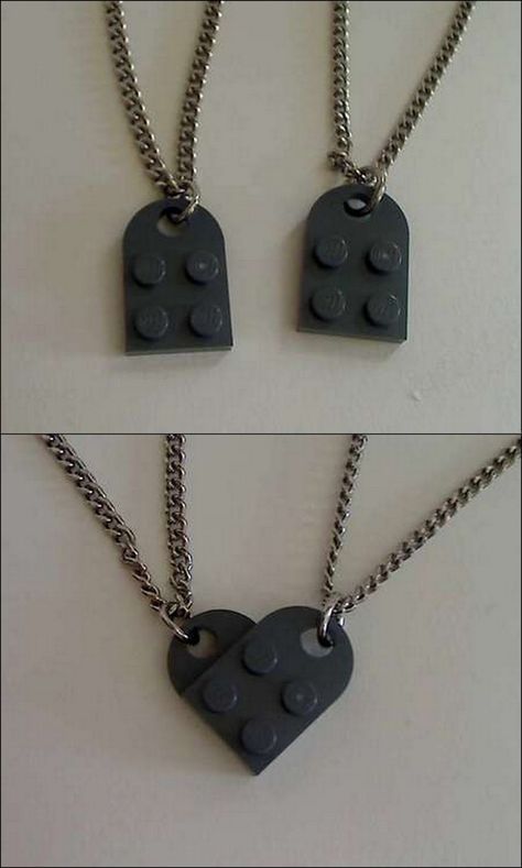 This is the cutest idea! Lego Necklace, 3d Tiskárna, Crea Fimo, Couple Necklaces, Lego Friends, Lego Creations, Bijoux Diy, Love Necklace, Be My Valentine