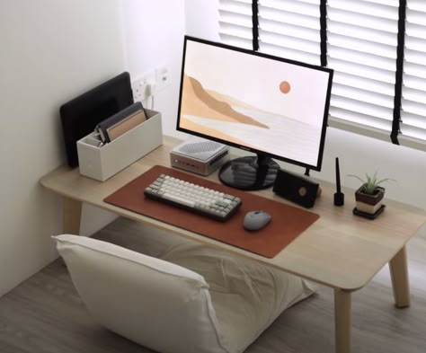 Floor Pc Setup, Floor Desk Setup, Work Room Ideas, Minimalist Desk Setup, Clean Setup, Tv Desk, Japanese Inspired Bedroom, Los Angeles Apartment, Floor Desk