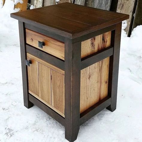 Small Wooden Projects, Rustic Nightstand, Woodworking Inspiration, Wooden Projects, Woodworking Plan, Teds Woodworking, Diy Woodworking, Barn Wood, Rustic Wood