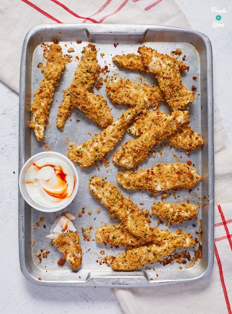 If you think chicken nuggets are for kids, then try these pimped up, Slimming and Weight Watchers friendly Chicken Goujons. Perfect for the whole family! Healthy Chicken Breast Recipes, Chicken Goujons, Healthy Bakes, Fakeaway Recipes, Pinch Of Nom, 4 Ingredient Recipes, Low Calorie Cooking, Healthy Chicken Breast, Tasty Meals