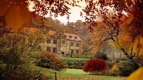 Colourful autumn foliage frames the manor house entrance to Mount Grace Priory © English Heritage Autumn Photos, England Countryside, English Manor Houses, Autumn Foliage, English Manor, Walking Routes, English Heritage, English Country House, Autumn Vibes