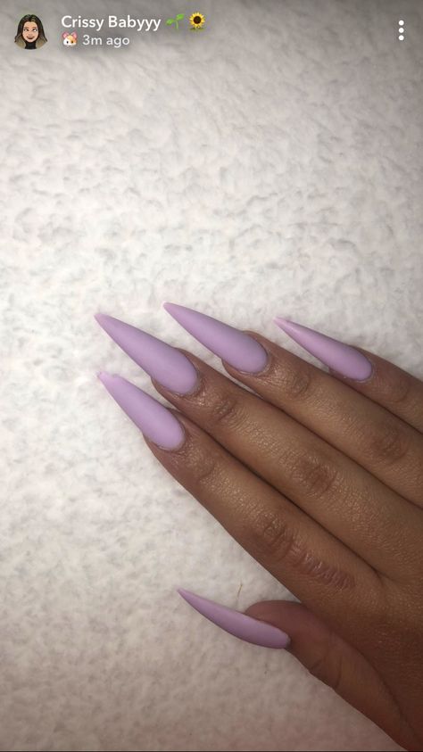 Solid Color Stiletto Nails, Lavender Stiletto Nails, Purple Stilleto Nails, Purple Nails Stiletto, Staleto Nails, Purple Stiletto Nails, Stilleto Nails Designs, Long Almond Nails, Violet Nails