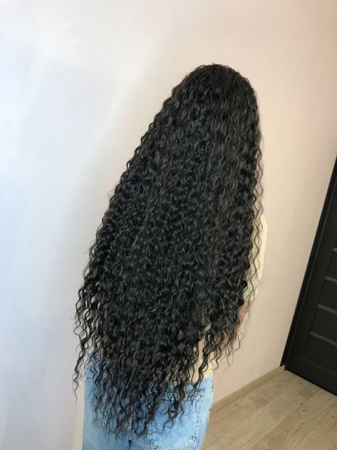 Extremely Curly Hair, Long Natural Curly Hair, Long Shiny Hair, Long Hair Images, Honey Brown Hair, Extremely Long Hair, Curly Hair Photos, Really Long Hair, Curly Hair Styles Easy