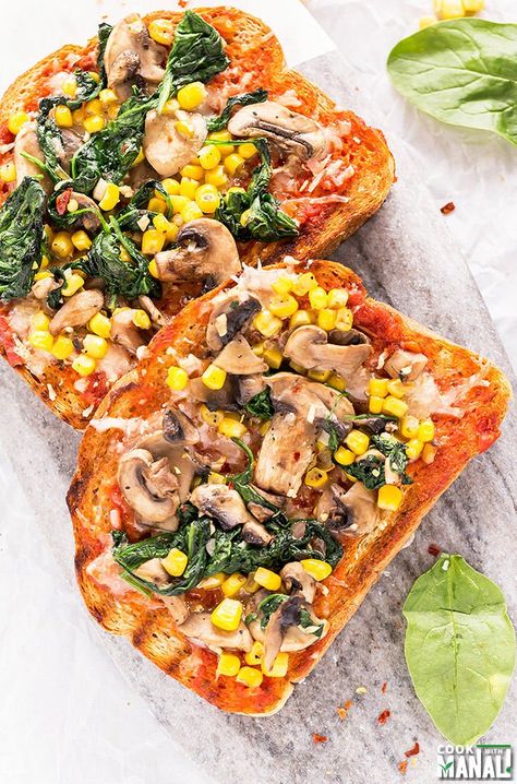 Mushroom Spinach & Corn Toast Mushroom Spinach, Soup Ideas, Spinach Ricotta, Spinach Soup, Toast Toppings, Delicious Breakfast Recipes, Warm Food, Indian Snacks, Vegetarian Recipes Easy