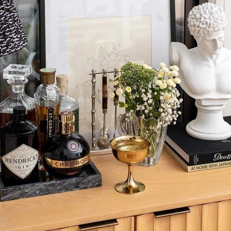 9 Brands You Should Always Look For When Thrifting And Antiquing Bar Tray Styling, Ethan Allen Furniture, Bar Tray, Bar Cart Styling, Bar Cart Decor, Brown Furniture, Bar Styling, Bar Areas, Home Bar