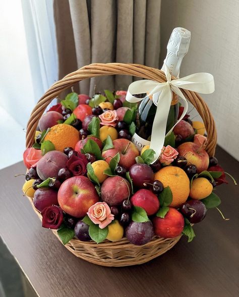 Fruit Basket Gift Ideas, Fruit Basket Ideas Gift, Fruit Basket Ideas, Fruit Basket Diy Gift, Client Gift Baskets, Fruit Flower Basket, Homemade Bouquet, Fruit Bouquet Ideas, Fruit Wraps