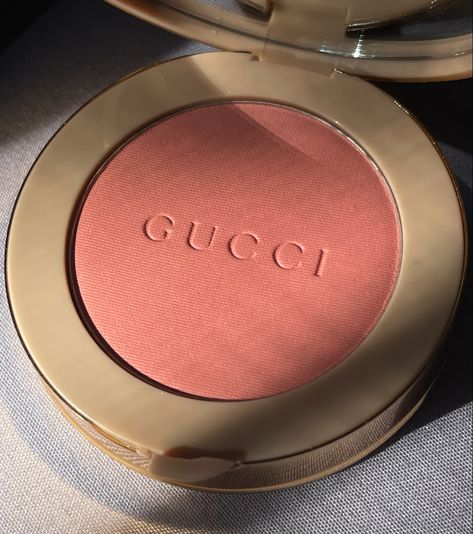 Gucci Beauty Aesthetic, Blush Aesthetic Makeup, Gucci Blush, Gucci Makeup, Rosé Aesthetic, Fancy Makeup, Makeup Set, Pretty Makeup, Aesthetic Makeup