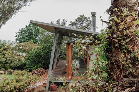 Exoskeleton House — TAKT Studio for Architecture | Illawarra and South Coast Small Vegetable Gardens, Open Living Area, Australian Architecture, Timber Cladding, Architecture Awards, Small Buildings, Australian Homes, The Design Files, Brick House