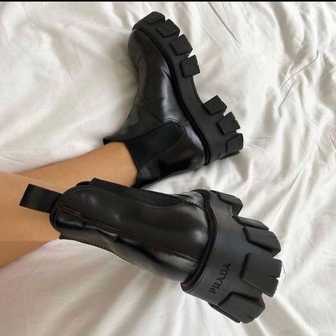 Chunky platform boots outfit