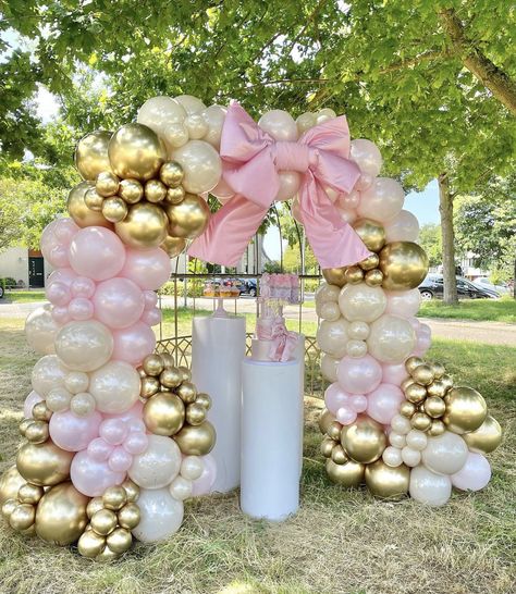 Sweet 16 Set Up, Pink Coquette Party Theme, Coquette Party Decoration Ideas, Grad Party Balloons, Love Shack Fancy Grad Party, Pink Sweet 16 Balloon Arch, Coquette Balloon Arch, Coquette Themed Party, Coquette Birthday Party Decorations