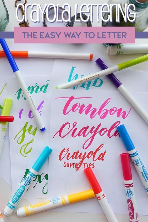 I have seen hand lettering masters on Instagram use all different kinds of markers and pens. Dip pens, brush pens, Sharpies, water brushes - you name it. But I was more than a little skeptical when I saw people using Crayola markers for Crayola Calligraphy. Those are kid markers, right? Well, I decided to give it a shot and try modern brush lettering with the humble Crayola marker. And you know what? They are pretty awesome. #crayolalettering #crayolacalligraphy #crayolamarkers #lettering Crayola Calligraphy, Lettering Handwriting, Learn Modern Calligraphy, Hand Lettering For Beginners, Learn Hand Lettering, Calligraphy Lessons, Crayola Markers, Hand Lettering Practice, Calligraphy Brush