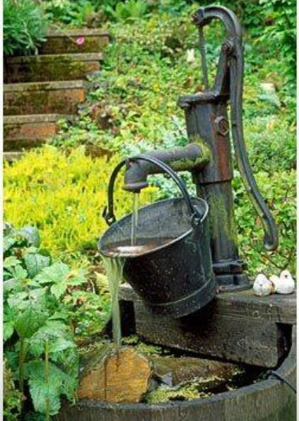 Old Water Pumps, Backyard Garden Diy, Garden Water Fountains, Garden Water Feature, Diy Garden Fountains, Diy Fountain, Backyard Water Feature, Garden Walkway, Water Fountains Outdoor