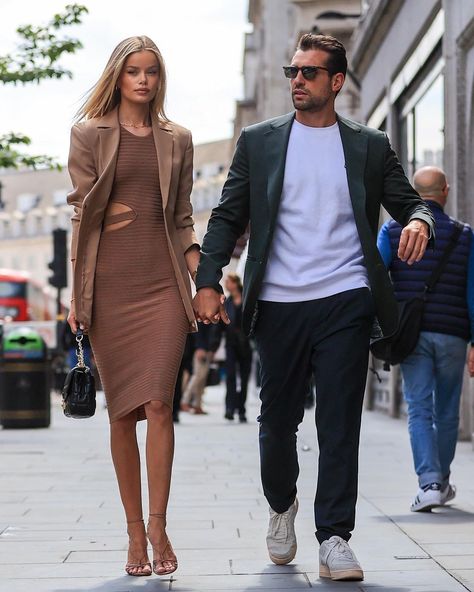 Frida Aasen Style, Boss Attire, Frida Aasen, Dresses Fitted, Classic Dresses, Glam Outfit, Summer Street, Money Aesthetic, Street Style Summer