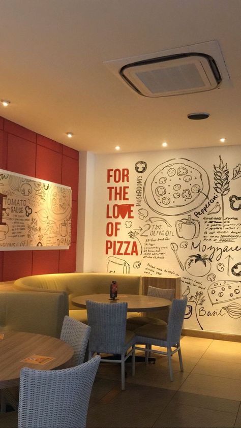 Pizzeria Wallpaper, Pizza Hut Snapchat Story, Pizza At Home Snapchat, Pizza Hut Interior, Pap Pizza Hut, Pizza Hut Snapgram, Pizza Hut Snap, Pizza Place Interior, Pizza Hut Aesthetic