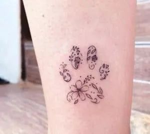 Pawprint Tattoo, Dog Paw Tattoo, Tattoo Dog, Shape Tattoo, Paw Tattoo, Arrow Tattoo, Memorial Tattoos, Dog Tattoo, Pattern Tattoo