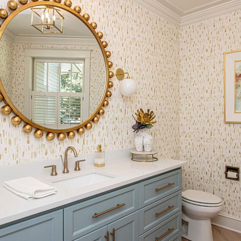 75 Beautiful Cloakroom Ideas and Designs - October 2024 | Houzz UK Cloakroom Wallpaper, Houzz Bathroom, Small Space Nursery, Statement Mirror, Cloakroom Basin, Bold Decor, Downstairs Toilet, Small Space Organization, Kitchen Photos