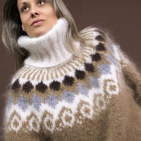 f4a4da9aa7eadfd23c7bdb7cf57b3112desc52994607ri Fair Isle Pullover, Norwegian Sweater, Icelandic Sweaters, Handmade Knitwear, Pullover Mode, Thick Sweaters, Fair Isle Knitting, Fair Isle Sweater, Mohair Sweater