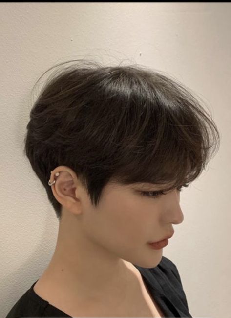 Tomboy Haircut, Women Haircut, Tomboy Hairstyles, Short Hair Tomboy, Haircuts Ideas, Korean Short Hair, Amazing Hairstyles, Beautiful Haircuts, Hairstyles For Girls