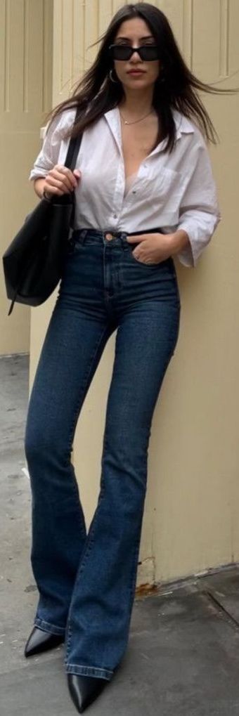 Straight Leg Blue Jeans Outfit, Dark Blue Straight Jeans Outfit, Dark Blue Flared Jeans Outfit, Dark Blue Jeans Outfit Aesthetic, Dark Blue Jeans Outfit Women, Dark Blue Flare Jeans Outfit, Blue Flared Jeans Outfit, Blue Flare Jeans Outfit, Dark Blue Jeans Outfit