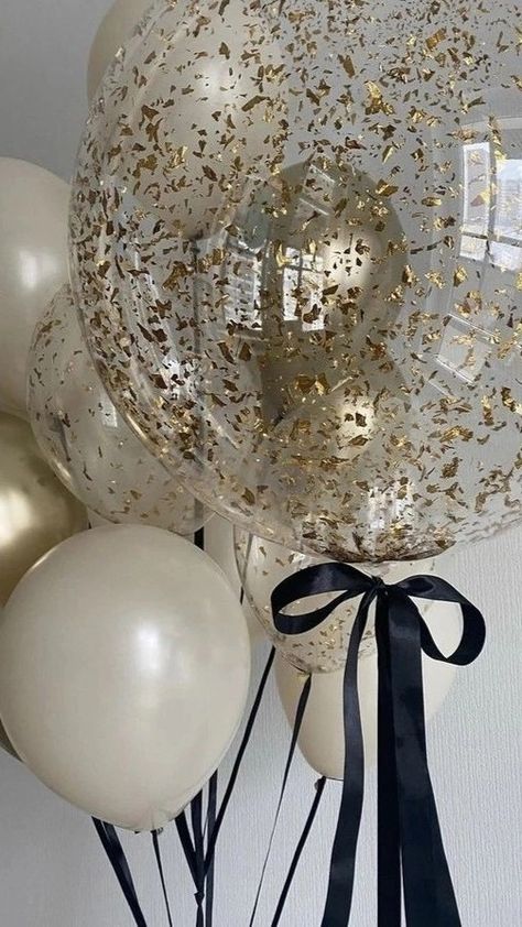 Birthday Clear Balloon Ideas, 18th Birthday Balloons Decoration, Balloon Ideas For Birthday Party, Champagne Party Aesthetic, Luxury Balloons, Balloons Aesthetic, Halloween Drinks Alcohol, 21st Bday Ideas, Alice In Wonderland Tea Party Birthday