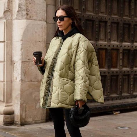 Autumn Fashion: Trends, Shopping Guides and Outfits | Who What Wear UK London Fashion Street Style, London Fashion Street, Quilted Jacket Street Style, Styling Jeans, Women Winter Coat, London Fashion Week Street Style, Bright Fashion, Quilted Puffer Jacket, London Street Style