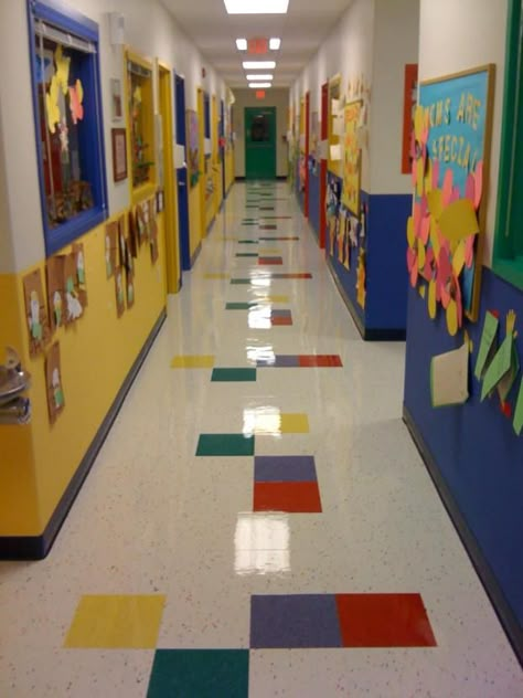 Kinder Nursery School Architecture, Preschool Interior Design, Child Care Center Design, School Floor, Preschool Designs, Kindergarten Interior, Classroom Interior, Preschool Decor, Daycare Decor