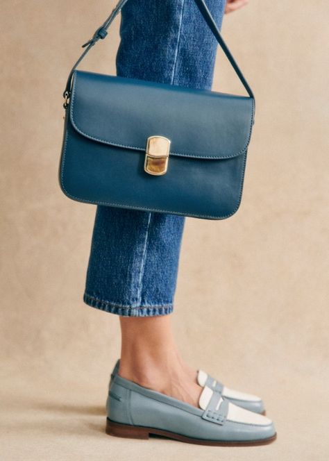 Sezane Winter, Cool Girl Style, Natural Heritage, Classic Bags, Patent Leather Heels, Girl Style, Parisian Style, Blue Bags, Blue Leather