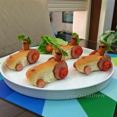 My Hotdog Breakfasts For My Kids Each Tell Their Own Story | Bored Panda Dog Breakfast, Creative Breakfast, Decorações Com Comidas, Food Art For Kids, How To Make Breakfast, Fun Kids Food, Food Crafts, Breakfast For Kids, Kids Snacks