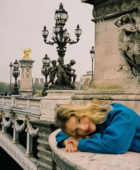 Vintage Saint Laurent, Scrolling Through Pinterest, 사진 촬영 포즈, Parisian Life, Paris Pictures, Paris Aesthetic, Paris Photos, Feeling Blue, Oui Oui