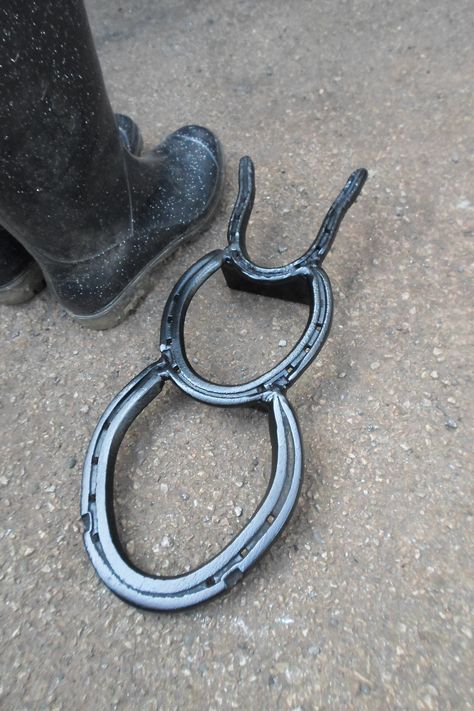 Boot puller Horse Shoe Boot Puller, Horseshoe Boot Puller, Punchy Decor, Boot Puller, Horse Shed, Boot Scraper, Horseshoe Crafts Projects, Boot Jack, Welding Crafts