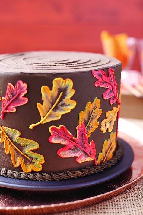 Thanksgiving Cakes Decorating, Fall Cakes Decorating, Alice Cake, Fall Leaf Cake, Fall Birthday Cakes, Leaves Cake, Cake Aux Olives, Winter Cakes, Autumn Food