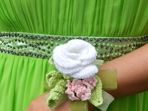 Wrist corsage  made with crochet flowers Crochet Wrist Corsage, Crochet Flower Corsage, Crochet Corsage Pattern Free, Crochet Wedding Flowers, Crochet Corsage, Prom Flowers Corsage, Wedding Crochet, Knit Handbag, Bridesmaid Corsage