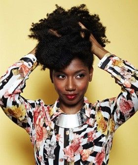 The Secret To Gorgeous Curly Hair: Pineappling #refinery29 Textured Hair Styles, Natural Hair Diy, Girls Natural Hairstyles, Beautiful Natural Hair, Natural Hair Beauty, Natural Hair Inspiration, 4c Hair, Au Naturale, African American Hairstyles