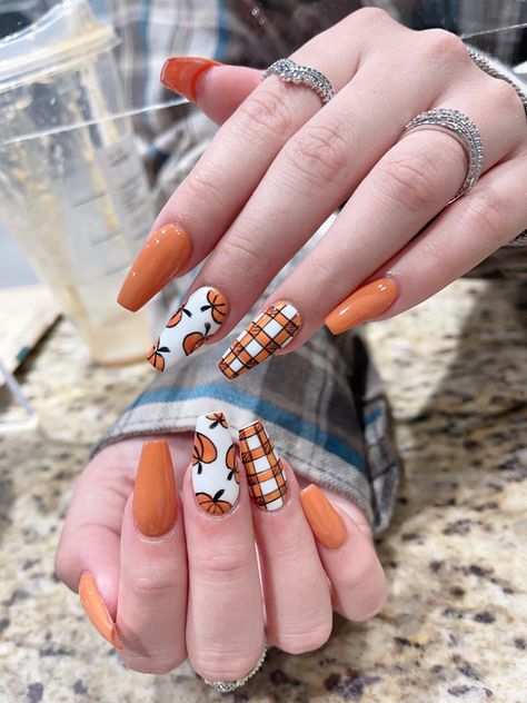 Plaid And Pumpkin Nails, Pumpkin And Plaid Nails, Plaid Thanksgiving Nails, Checkered Toe Nails, Plaid Pumpkin Nails, Plaid Fall Nail Designs, Plaid Fall Nails, Fall Plaid Nails, Holidays Nails