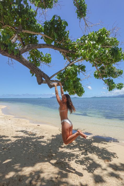 Girl swinging on a beach in Oahu, Hawaii Local Hawaii Style, Oahu Hawaii Pictures, Hawaii Beach Aesthetic, Oahu Hawaii Photo Ideas, Hawaii Vibes Aesthetic, Hawaii Photos, Oahu Pictures, Oahu Hawaii Aesthetic, Living In Hawaii Aesthetic