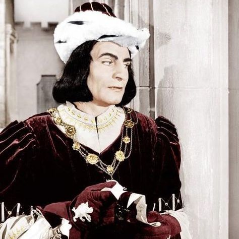 SKAKESPEARE: 'Richard the Third' is one of the most notorious villains in Shakespeare’s work, and many film critics now consider Laurence Olivier’s 1955 production to be his best screen adaptation. Richard The Third, Laurence Olivier, Wars Of The Roses, Shakespeare Plays, Richard Iii, Vivien Leigh, King Richard, Actrices Hollywood, William Shakespeare