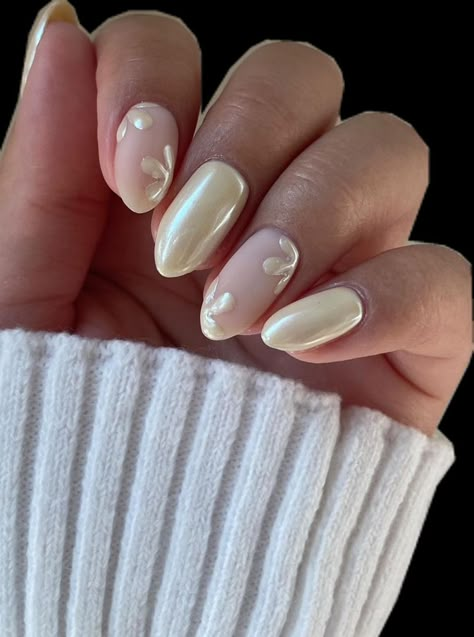 Nail Design Gold, Engagement Nails, Kutek Disney, Nagellack Trends, Nails Yellow, Ideas Uñas, Smink Inspiration, Eye Nails, Minimal Nails