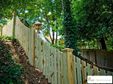 picket fence on hill - Google Search Fall Landscaping Front Yard, Yard Fencing, Garden Hardscape, Backyards Ideas, Wood Picket Fence, Fall Landscaping, Sloped Yard, Fence Designs, Fencing Ideas